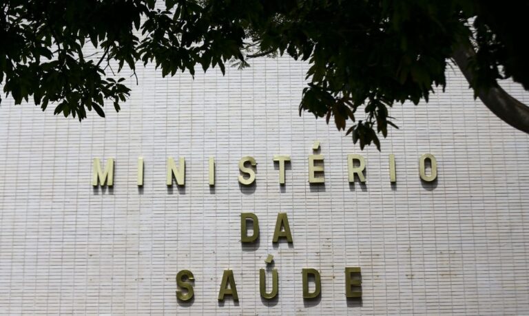 Saúde anuncia compra de insulina em meio a risco de desabastecimento